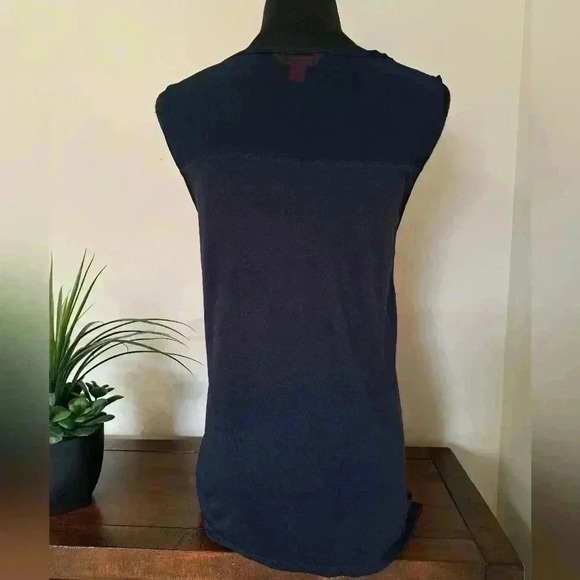❤️ Joe Fresh Sleeveless Top Navy Blue Lace  Trim Size Medium Sleeveless - Picture 4 of 8